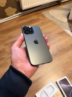 Iphone 16 pro max Black 256gb-TOP stav - 6