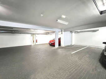 PRODÁM KRYTÉ  GARÁŽOVÉ STÁNÍ -  Brno, U Leskavy - 6