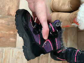 Dvoje dívčí zimní boty (Alpine Pro 24 a válenky), odrážedlo - 6