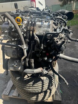 PRODAM MOTOR CUPA / CUNA 135 KW 2.0 TDI - 6