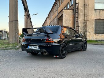 Mitsubishi Lancer Evolution 9 MR - 6