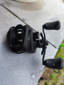 Baitcast multík Abu Garcia REVO 4XL - 6