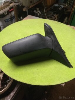 Prave zrcátko BMW (E30) - 6