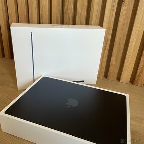MacBook Air 13" M2 Temně inkoustový (2022) - 6