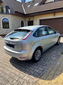 FORD FOCUS 1,6 16V - 6
