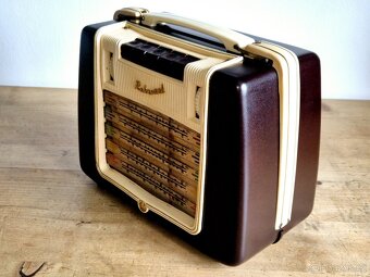Rádio Tesly Rekreant, typ 3103AB, nefunkční, na ND - 6