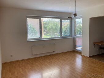 Pronájem bytu 1+1 Napajedla 45m2 klimatizace, balkon - 6