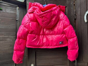 péřová bunda Tommy Jeans (Tommy Hilfiger) - 6