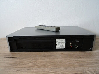 Špičkový videorekordér PANASONIC NV-HV60, 6 hlav,Hifi Stereo - 6