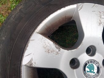 Sada zimních pneumatik Nokian 195/65 R15 na alu kolech Škoda - 6
