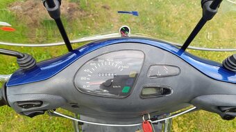Skútr Piaggio Sfera 125 - 6