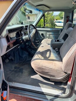 Ford F250 4x4 manuál benzin 7,5l - 6