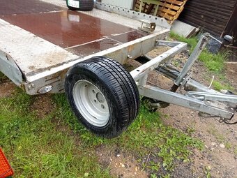 Prodám plaťák značky Humbaur 2800Kg, plato - 6