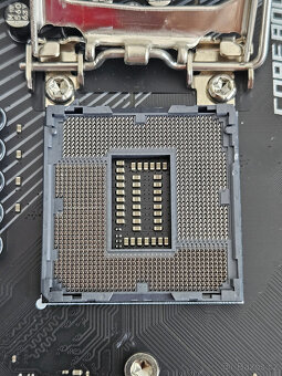 MSI MPG Z390 GAMING PRO CARBON - 6