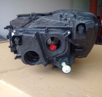 pravy svetlo xenon bi-xenon skoda superb 2 II lift - 6