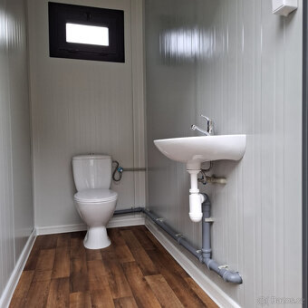 Obytný kontejner o rozměru 2,4 x 2,4 m včetně WC - 6