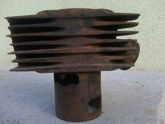 Jawa 350/354 - válce,kryt karburatoru,kryt spojky a další ND - 6