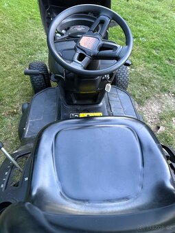 Zahradní traktor husqvarna - 6
