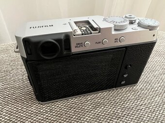 Fujifilm X-E4 - 6
