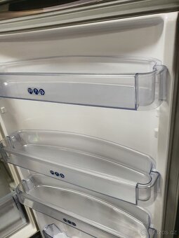 Whirlpool – IKEA velká lednice, výrobník ledu - 6