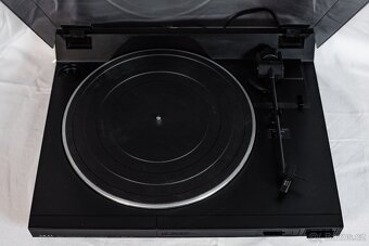 Gramofon AKAI - 6