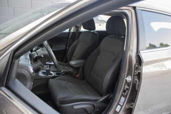 Hyundai i30 CW 1.6 CRDi Family - 6