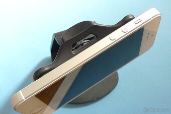 Apple iPhone SE 16 GB baterie 100% - 6