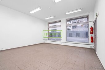 Prodej obchodního prostoru s výlohou 39m2, Plzeňská ulice - - 6