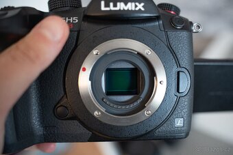 Panasonic GH5S + 3 objektivy + příslušenství - 6