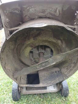 Prodám benzinovou sekačku honda - 6