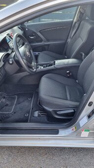 Prodám Toyota Avensis,r.v.2010 - 6