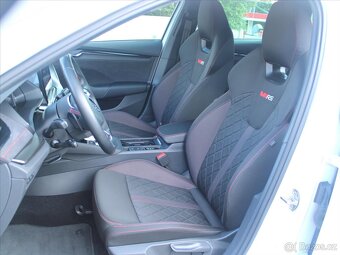 Škoda Octavia 1,4 TSi 180kW PHEV RS DSG ČR 1.maj 16V iV 6DSG - 6
