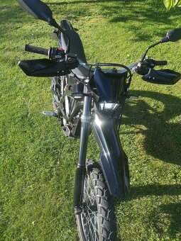 Sur-ron Ultra Bee 1756km, zánovní elektrické enduro. - 6