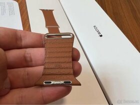 Apple Watch řeminek - originální pásek kožený tah hnědý - 6