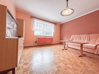 Prodej rodinného domu se dvěmi bytovými jednotkami, 246 m2 - - 6