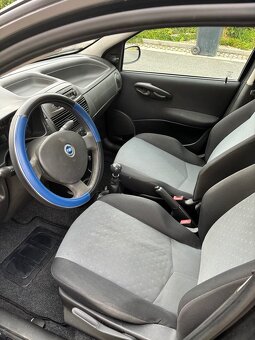 Fiat Punto 1.2 Active Classic, benzín, r.v. 2005 - 6
