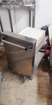 Vozík na tácy do jídelny atd. - 6