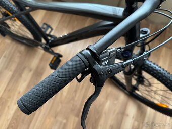 Horské kolo – GT Avalanche 27,5" - 6