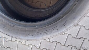 Prodám 2 x letní pneu Pirelli 235/50/19 cena za 2 ks pneu - 6