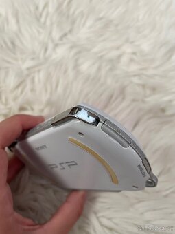 PSP GO - 6