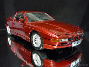 BMW 850i Maisto 1/18 - 6
