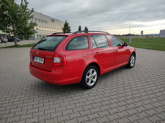 Škoda Octavia 2 facelift 2010 1.6 TDi automat DSG kombi 77kw - 6