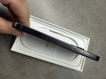 Apple IPhone 16Pro 128GB , černý titan - 6