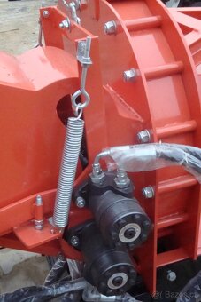Štěpkovač WC-8 za malotraktor, hydraulika - 6