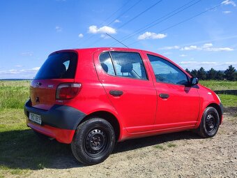 Toyota Yaris 1.0 - 6