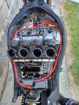 Kawasaki ZX 750 - 6