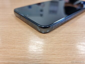 Samsung Galaxy S22 - 6
