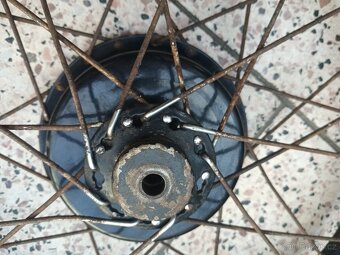 Jawa Pérák - náboj př. kola + ráfek 16". - 6