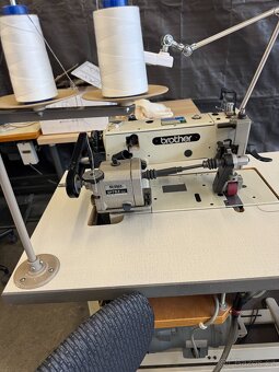 Šicí stroje a další vybavení - komplet i po kusech - 6