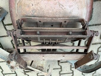 Prodám sedačku a díly Zetor 50 Super - 6